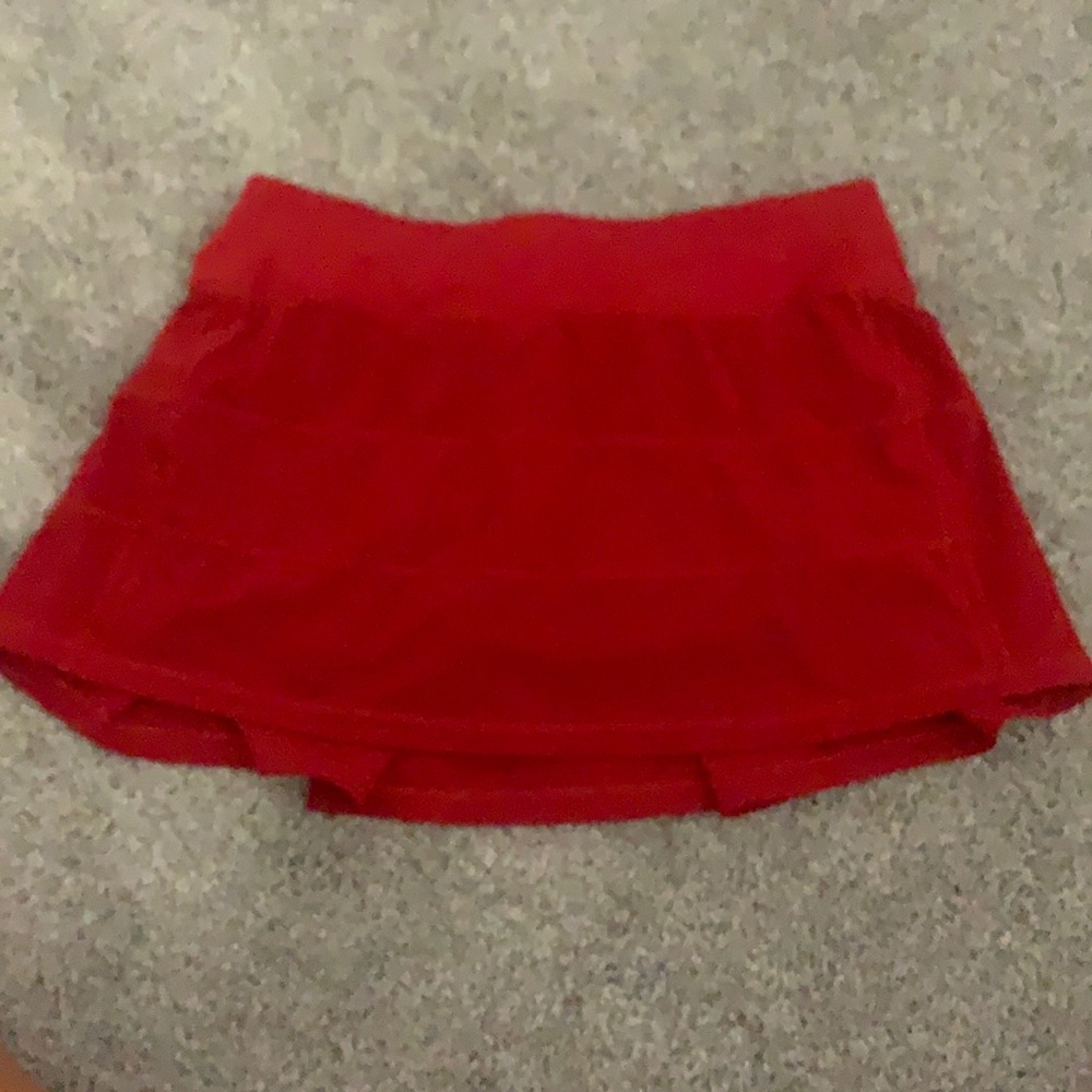 red lululemon pace rival size 6